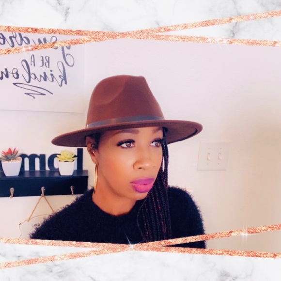 🎀 Brown Medium Brim Fedora Hat - Picture 2 of 3